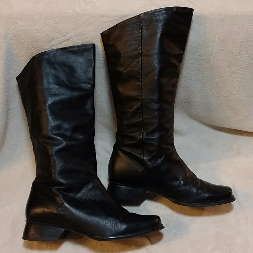Lord & Taylor Brazilian Leather Black Boots 8 Classic Low 1" Heel Shara